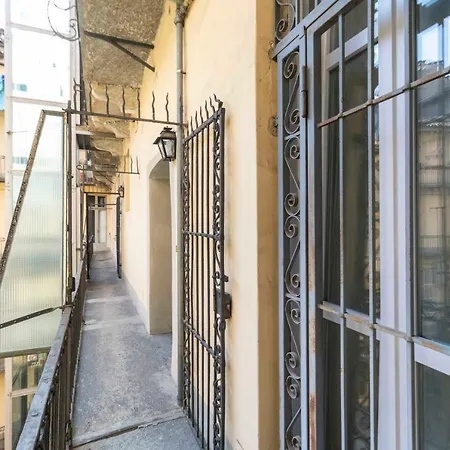 La Mole & Comfy Apartment