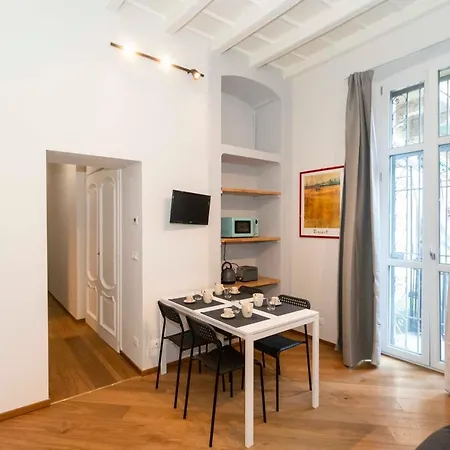 La Mole & Comfy Apartment